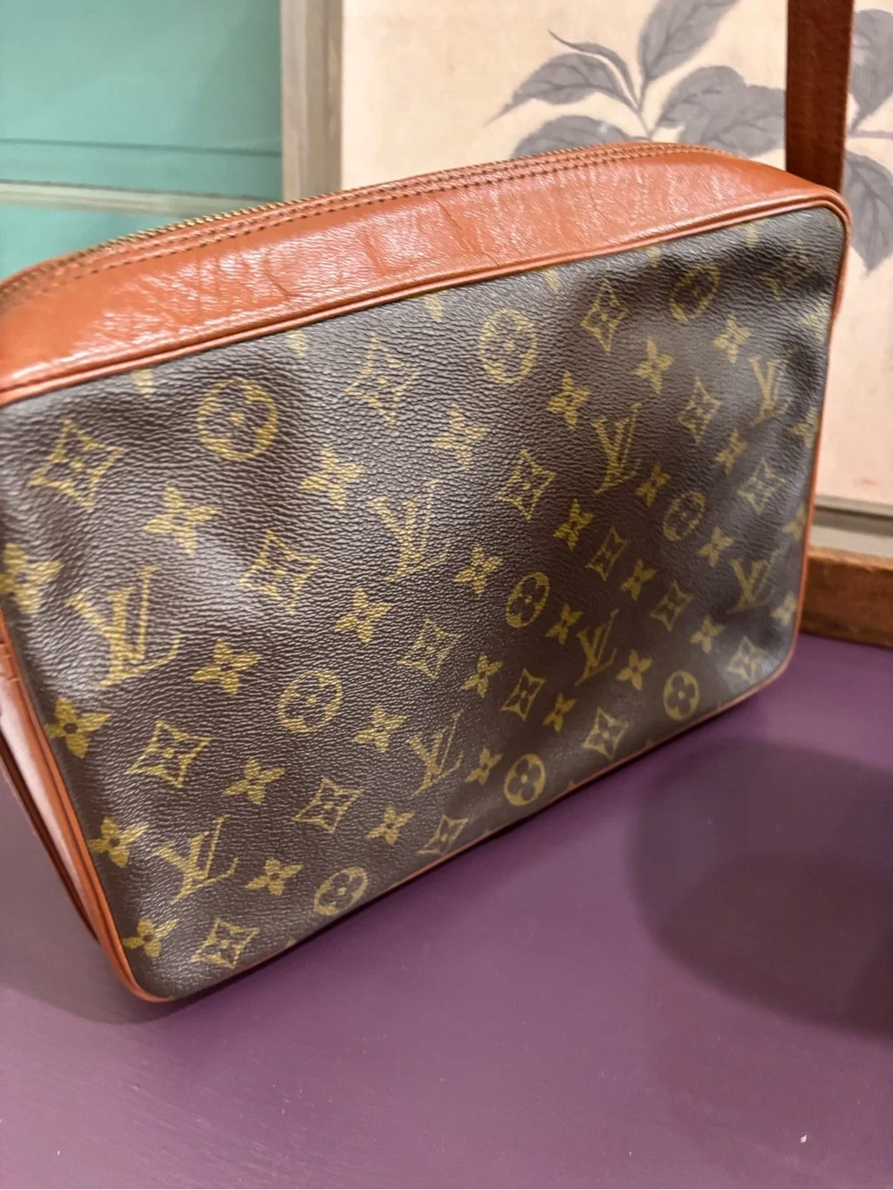 Louis Vuitton vintage Sac Bandouliere crossbody with classic monogram canvas.